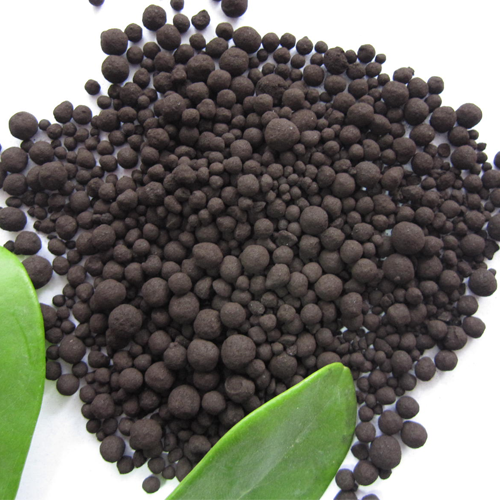 Humic giúp cải thiện chất lượng đất và tạo điều kiện thuận lợi cho bộ rễ cây trồng phát triển.